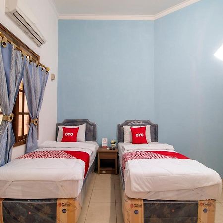 Oyo 3908 Fenway Kostel Hotel Бандунг Екстериор снимка