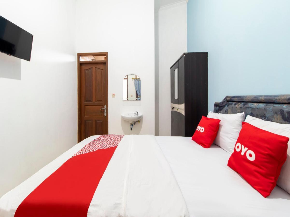 Oyo 3908 Fenway Kostel Hotel Бандунг Екстериор снимка