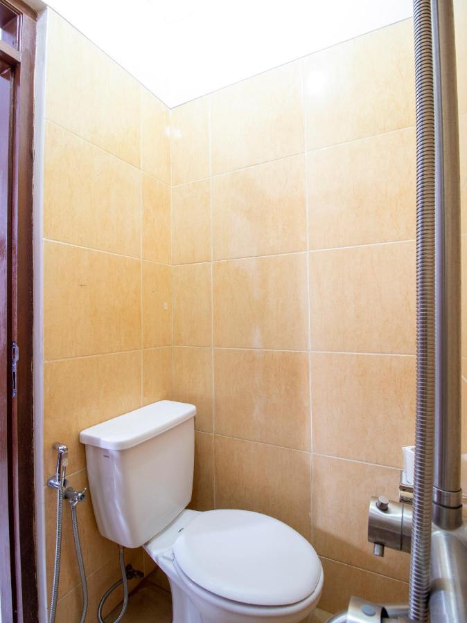 Oyo 3908 Fenway Kostel Hotel Бандунг Екстериор снимка