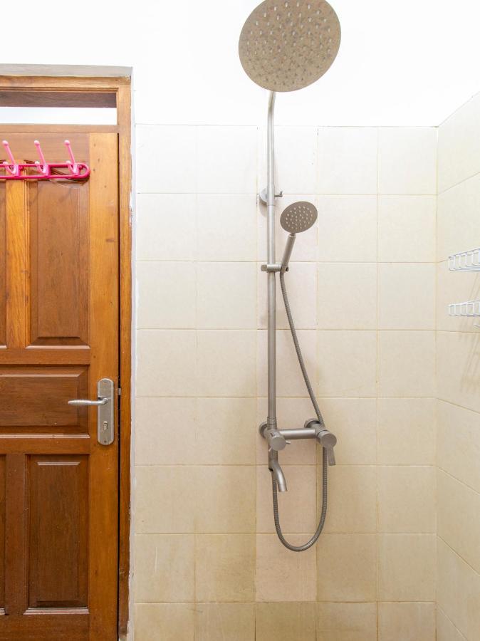 Oyo 3908 Fenway Kostel Hotel Бандунг Екстериор снимка