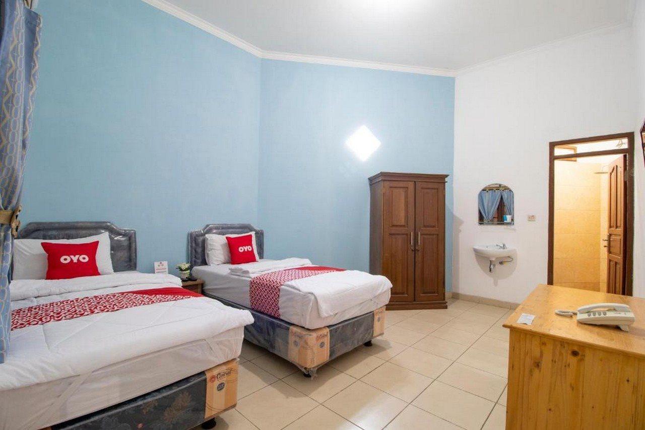 Oyo 3908 Fenway Kostel Hotel Бандунг Екстериор снимка