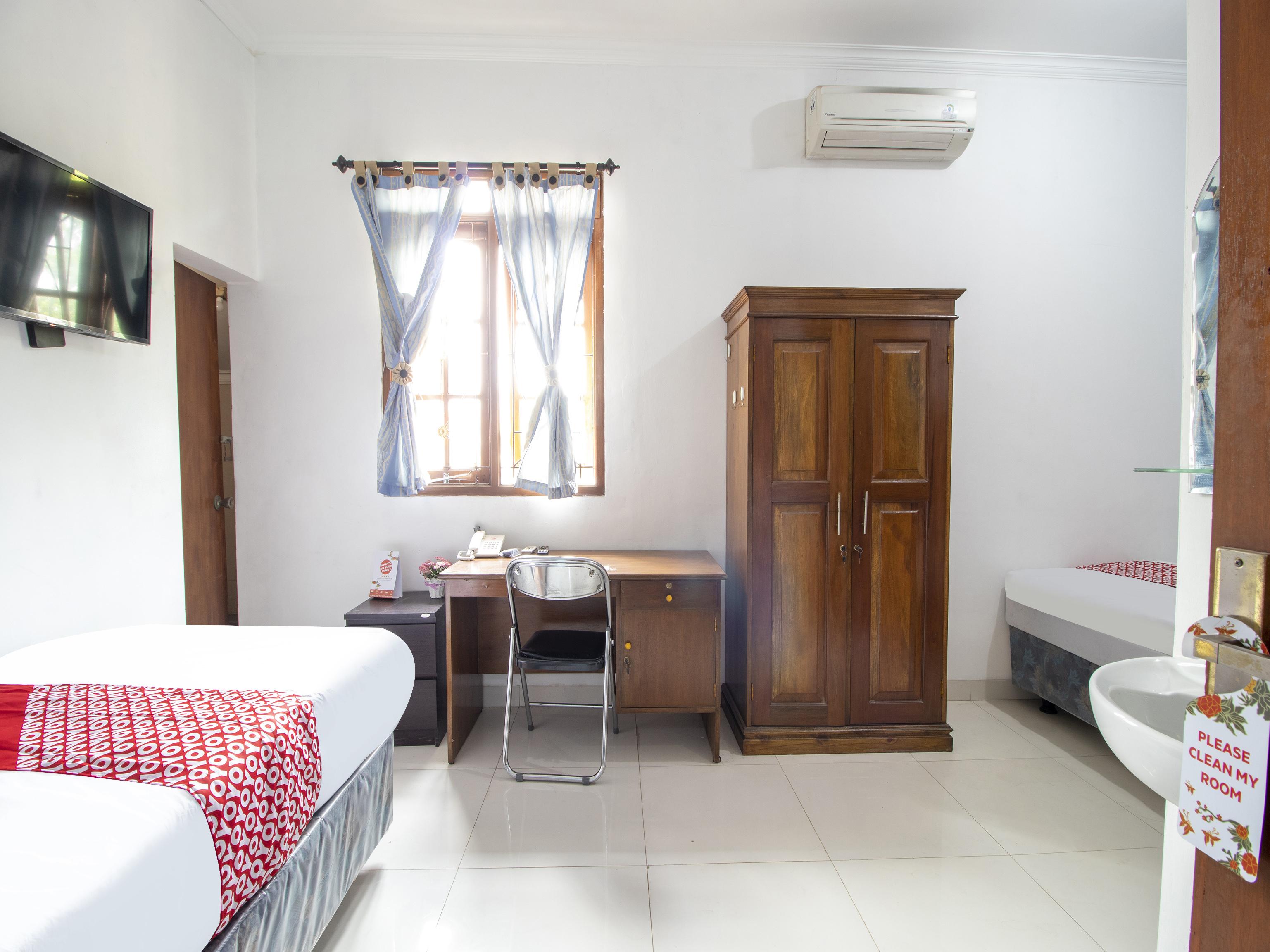 Oyo 3908 Fenway Kostel Hotel Бандунг Екстериор снимка