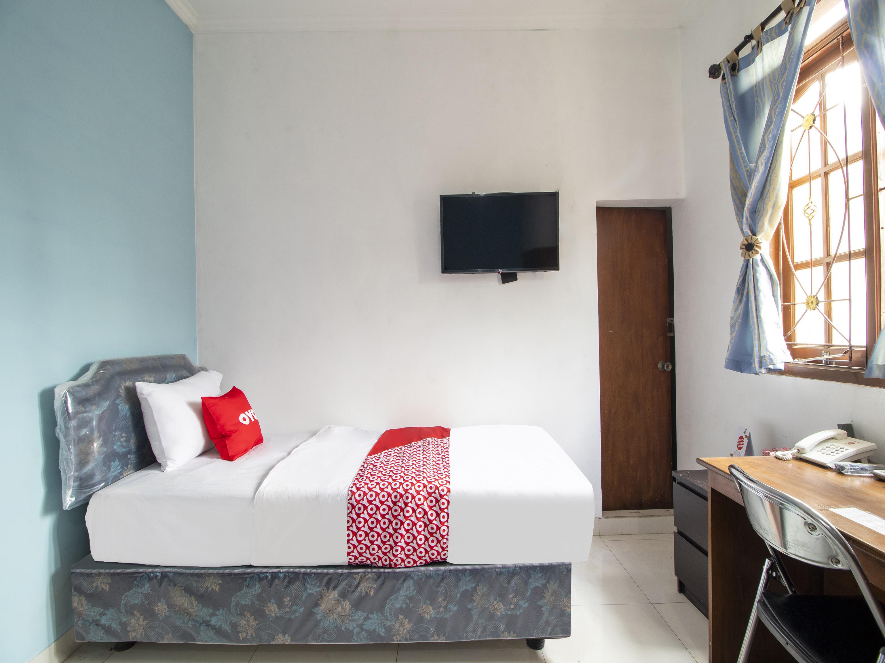 Oyo 3908 Fenway Kostel Hotel Бандунг Екстериор снимка