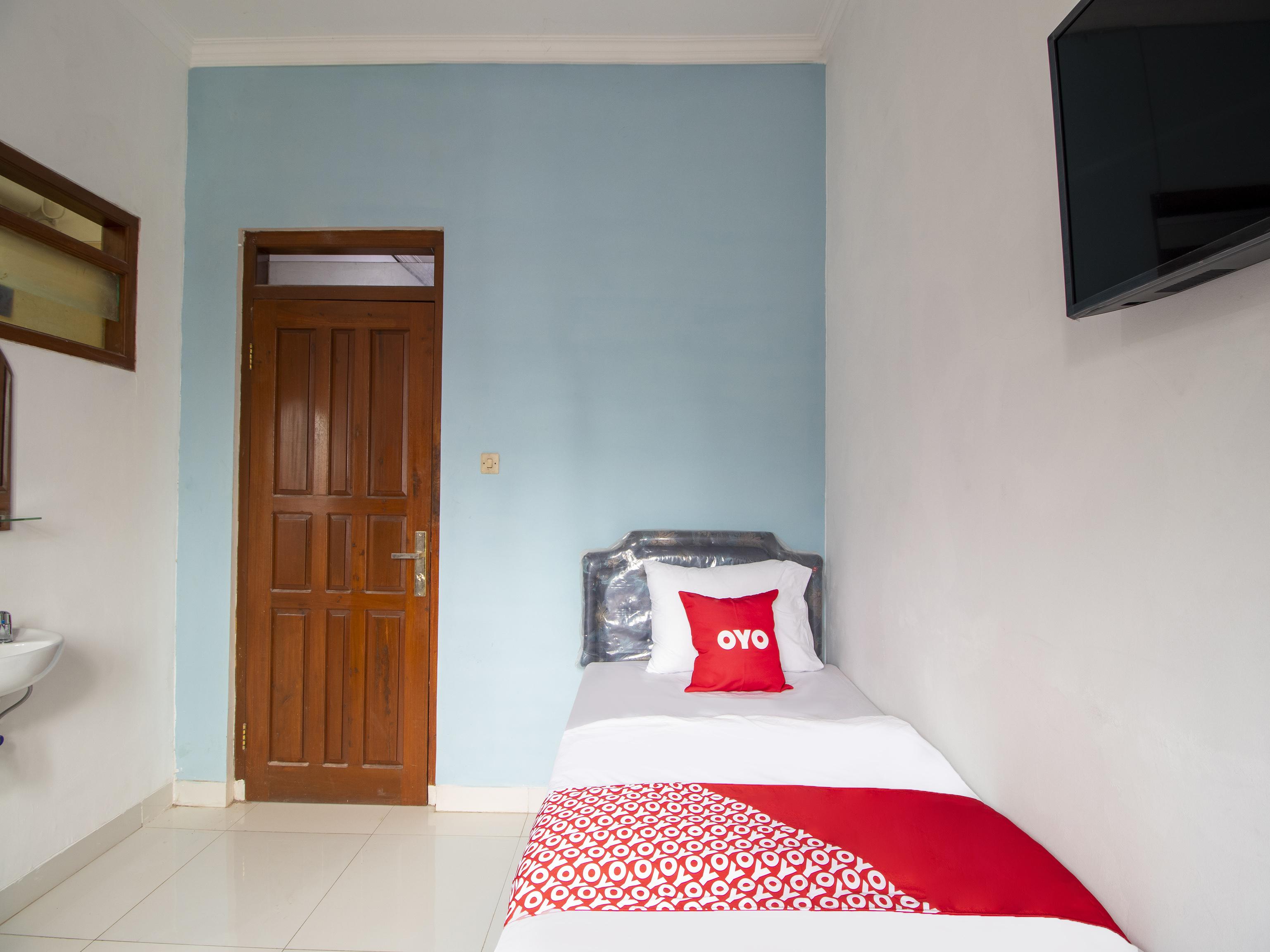 Oyo 3908 Fenway Kostel Hotel Бандунг Екстериор снимка