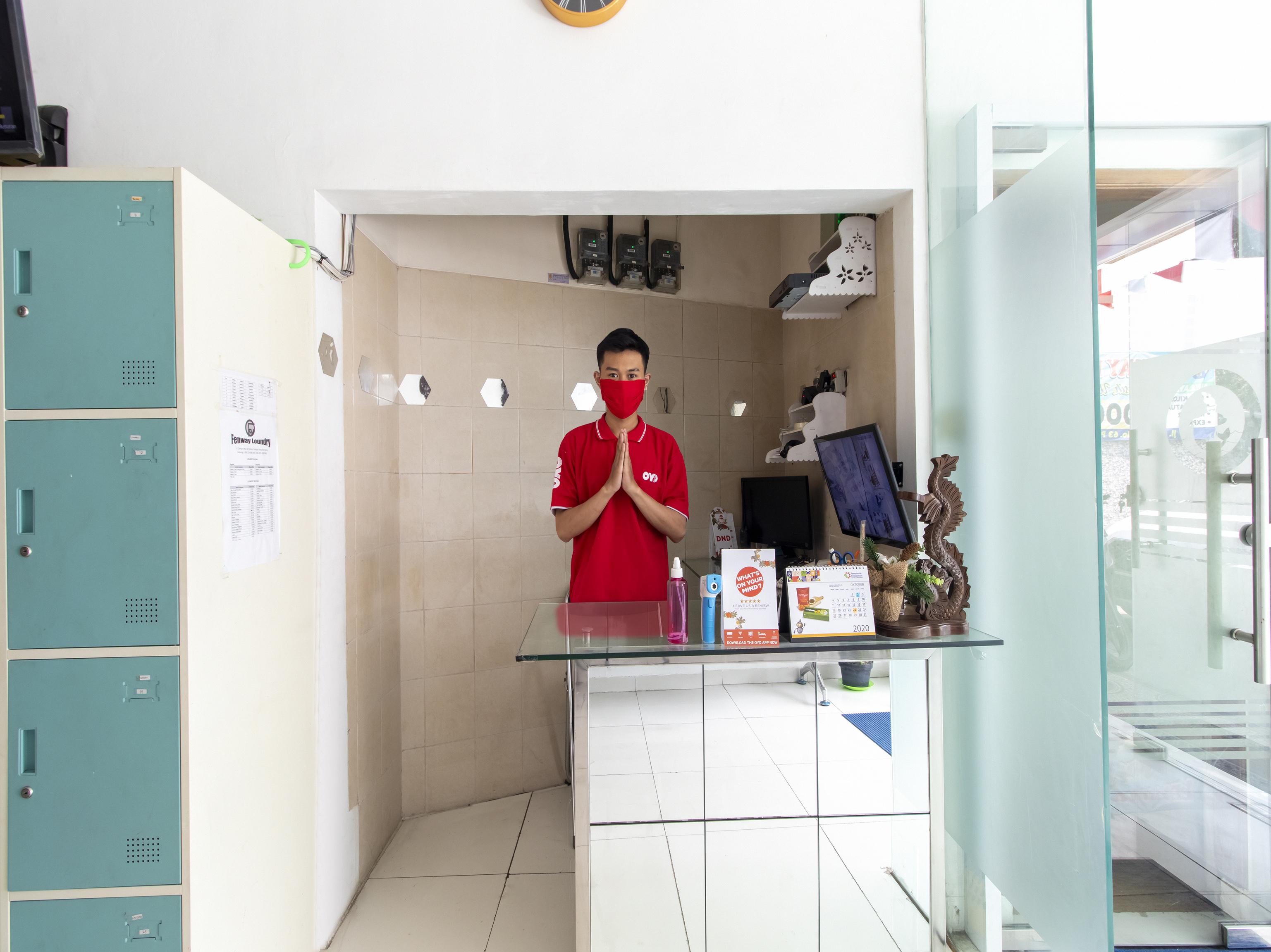 Oyo 3908 Fenway Kostel Hotel Бандунг Екстериор снимка