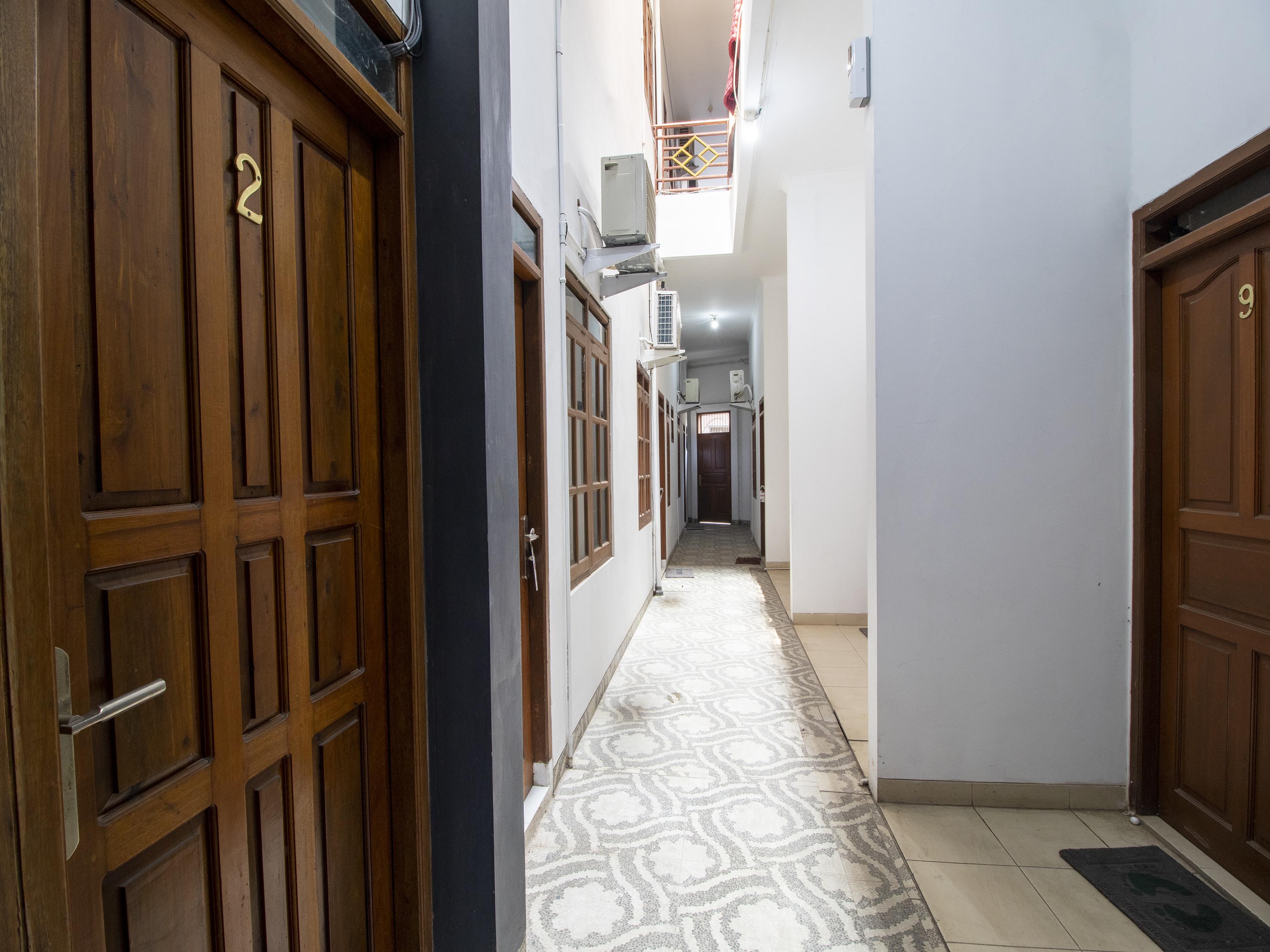 Oyo 3908 Fenway Kostel Hotel Бандунг Екстериор снимка