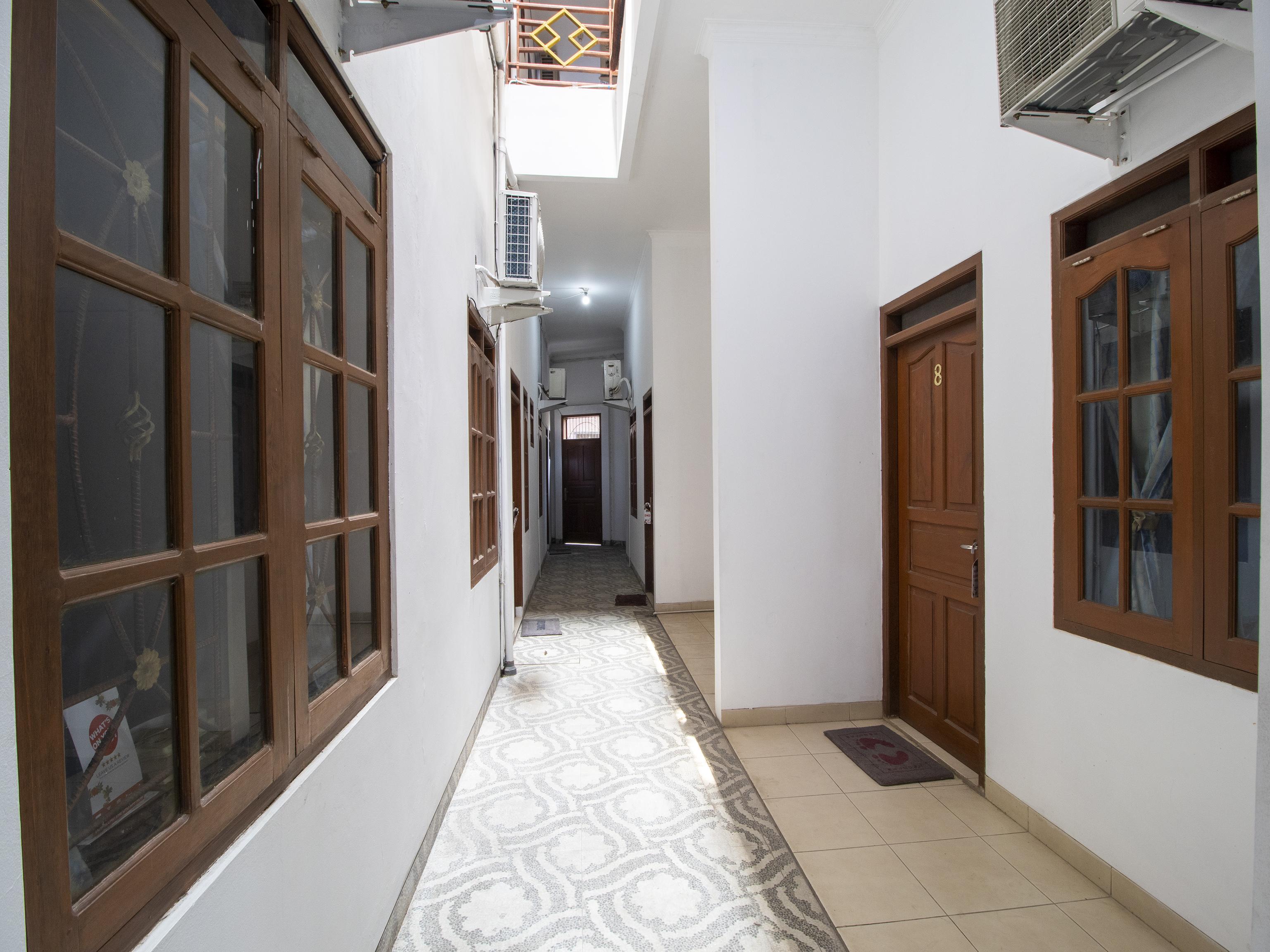 Oyo 3908 Fenway Kostel Hotel Бандунг Екстериор снимка